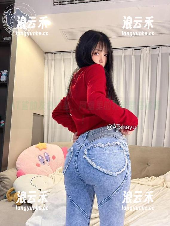 AT鲨 AT鲨的灰色裤袜,网盘里的轻松穿搭秘籍!