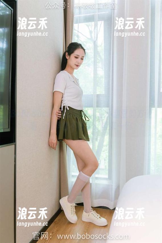 BoBoSocks袜啵啵-小甜豆 BoBoSocks袜啵啵 - 精选小甜豆的方便面,调料酱不够泡开再来一碗