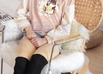 BoBoSocks袜啵啵 – 果果黑丝美图合集，哈哈，默默为她点了个赞。