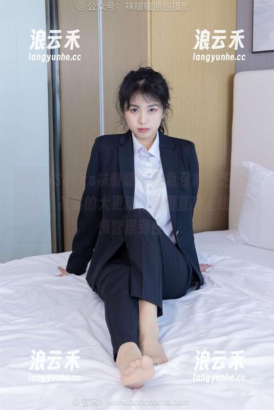 BoBoSocks袜啵啵-芝士 BoBoSocks袜啵啵 - 紧急召集,芝士“红丝”花絮的大更新,美图直爽上线,表情管理到位!