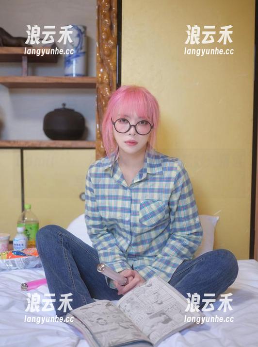 Dami(퀸다미)与网袜，相遇的精妙：精选写真能够引发的灵感
