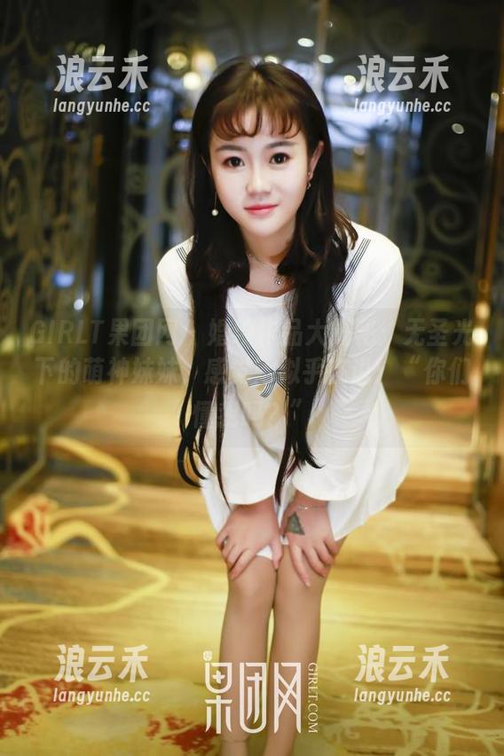 GIRLT果团网 - 婚纱作品大揭秘：无圣光下的萌神妹妹，感觉她似乎在说：“你们懂我吗？”