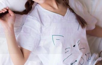 GIRLT果团网 – 高清图包里的女孩，裴希西果然有一套！这情绪和神态捕捉得太到位了，赞！