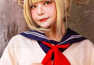 Hachi小芭的全套NezukoApron写真，好想问厨房的魔力在哪里，竟然能这么吸引眼球！