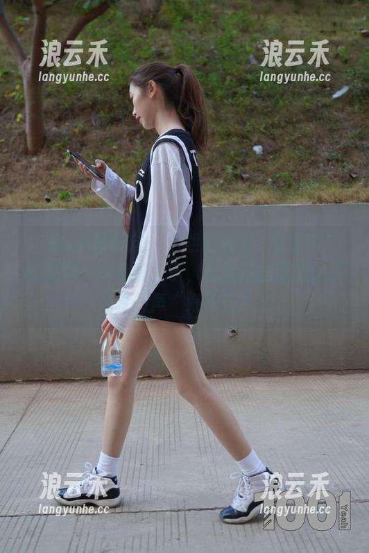 IESS异思趣向-熙熙 IESS异思趣向 - 当熙熙遇上“无圣光”的调调——温婉女子,真实得我都想抬头赞叹一声“好家伙”!