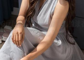 KelaGirls克拉女神 – 乔馨儿的泳衣分享，水波不兴的模特瞬间！
