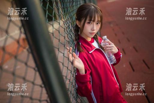 邻家女孩疯了！Kitaro_绮太郎在线，原图全是摆拍感十足的沙发客。