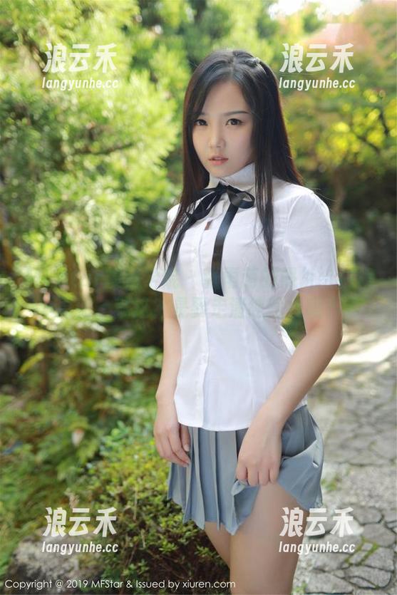 MFStar模范学院-张雨萌 MFStar模范学院 - 张雨萌的照片:白裙更新,就这?是要走清纯路线吗?