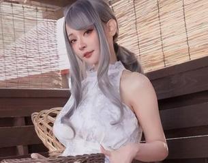 Machi马吉的白衬衫私房照：光是看那衬衫就够了吧？