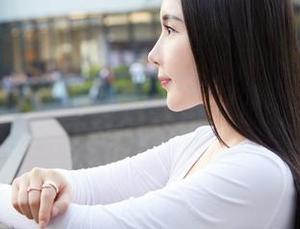 MiiTao蜜桃社 – 从未见过这样的梦乃Mandy：短裙写真亲密反击。