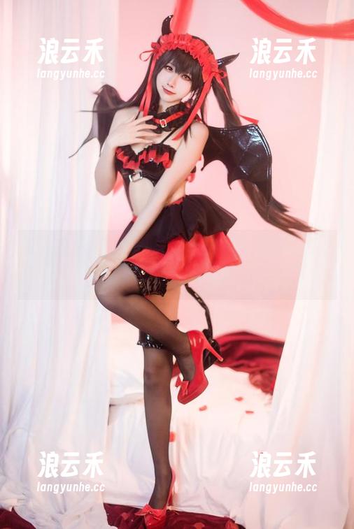 来了来了，Momoko葵葵黎塞留的写真集，满满都是奇妙的姿态。