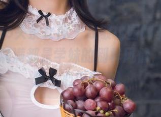 TouTiao头条女神 – 致敬校园的李丽莎，原图里满满都是学妹的别样风情，图片一瞥，心中悸动。