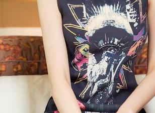TouTiao头条女神 – 罗蔓蒂的JK图片合集，给你‘校园’的错觉，实际上我只在家！
