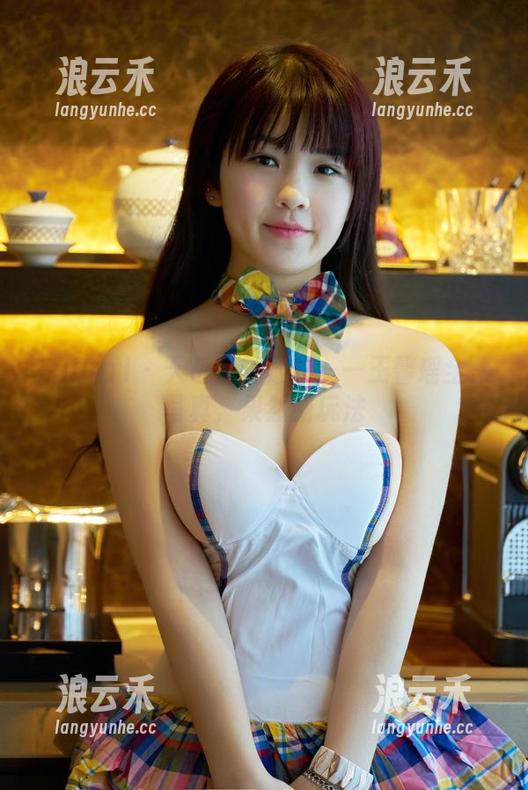 TuiGirl - 天台上的放松——王馨瑶全集写真，果然新玩法