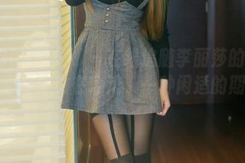 TuiGirl推女郎 – 在线追随李丽莎的红裙，资源好像也在翻滚，一种闲适的期待感。