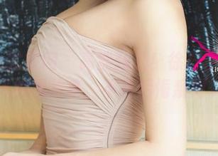 UGirls尤果网 – 高能预警！徐梓伊的无圣光脚图片集，不看后悔系列。