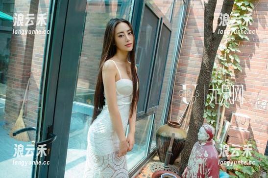 UGirls尤果网-赵娜娜 UGirls尤果网 - 赵娜娜的连衣裙终于来了,怎么可以免费让人看到这样的美图呢?