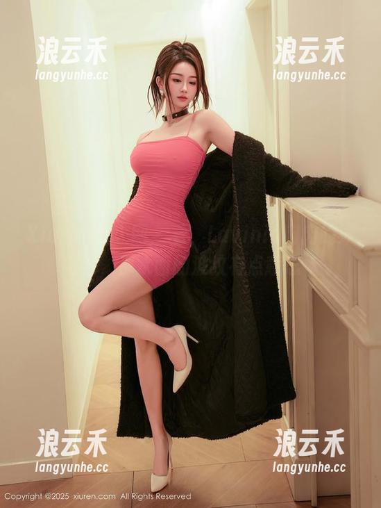Xiuren秀人网 - 看，Lavinia肉肉的泳池，那水面的波纹有点意思