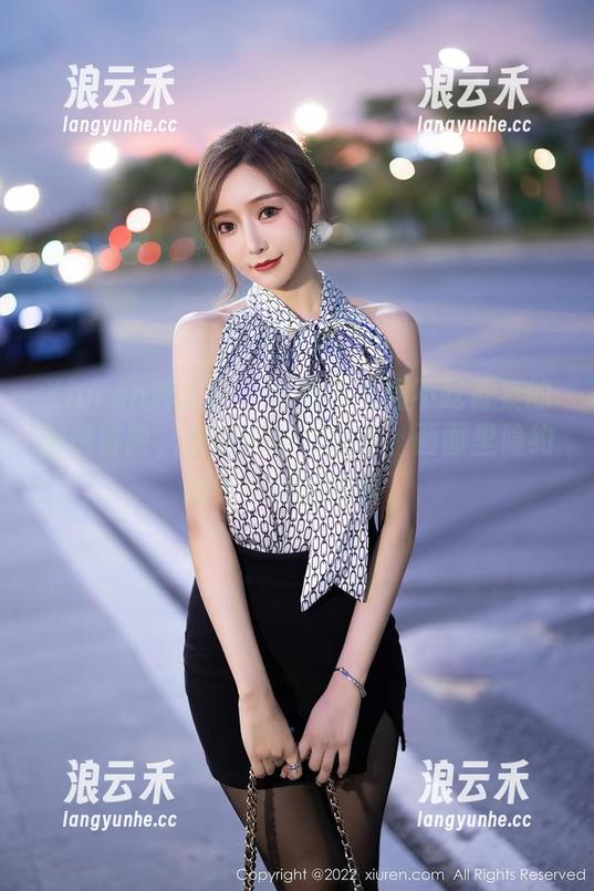 Xiuren秀人网 - 再看看周周不吃香菜的厨房冒险，高清厨娘作品集，画面里隐约的少女心闪现着。