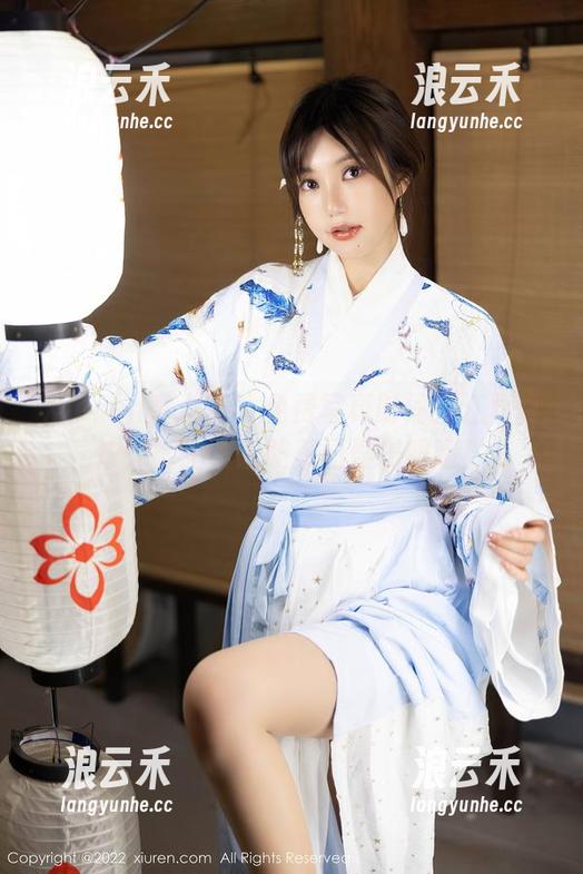 Xiuren秀人网 - 免费写真时间！江真真户外随拍，谨防美丽误伤眼睛！