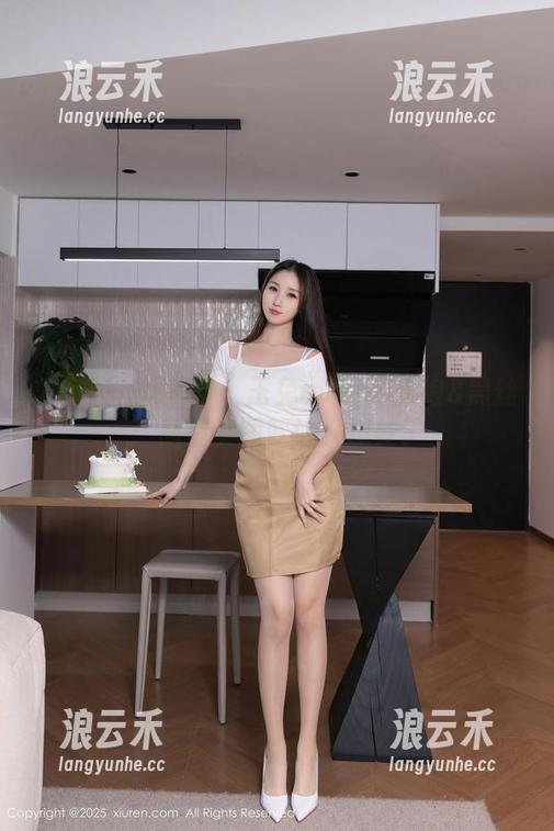 Xiuren秀人网-玉兔miki Xiuren秀人网 - 玉兔miki的旗袍&黑丝:高清美图就让人想多了
