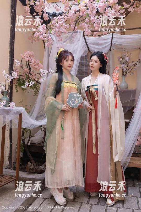Xiuren秀人网 - 一波免费的趁热拿铁latte写真，女神说“来吧，悄悄看我！”
