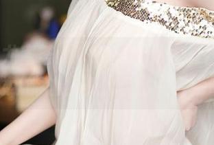 YouMi尤蜜荟 – Carol周妍希夏日美图，下载可能让你多爱自己一丢丢吧！