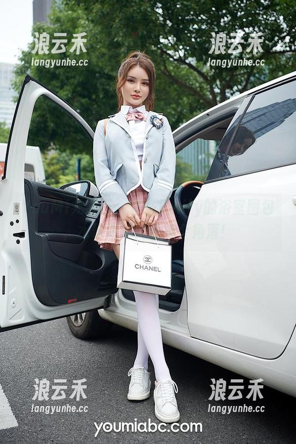 YouMi尤蜜荟-奶茶Emily YouMi尤蜜荟 - 奶茶Emily的浴室图包,水珠滋润她的每个角落!