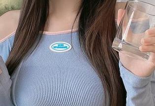 潜伏在miko酱吖空姐全套中的细节，图片里的诱惑让人一探究竟？