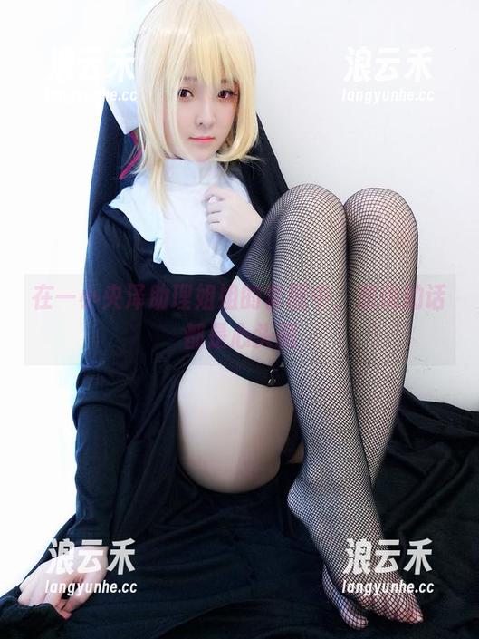 在一小央泽助理姐姐的套图中，想说的话都是心头藏