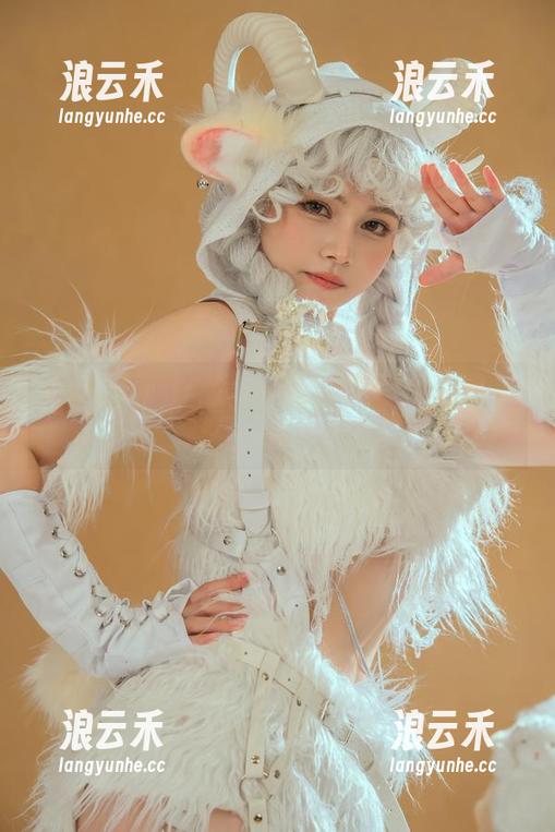 七月喵子的作品集来咯，最新的潮汐就像剁椒酱一样麻辣！
