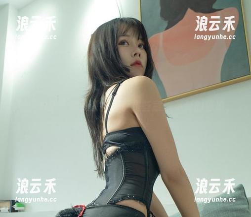 今汐的夏天镜头更新，都是些意想不到的清凉。