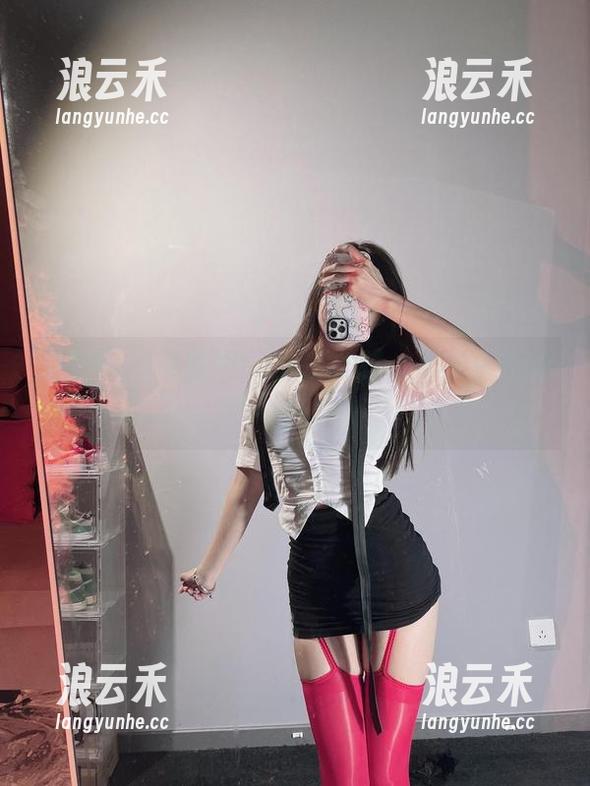 微密圈 - 兔宝妮to全套女孩，心中小鹿乱撞！