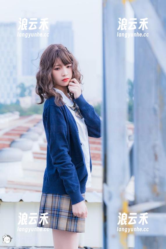 兔玩映画，Lolita少女在线放送，不小心就会发现我其实是个爱摆pose的抢镜狂…