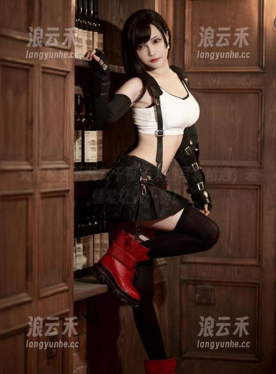 千夜未来 天使也要下凡?千夜未来的写真精选,表情常让人一愣!