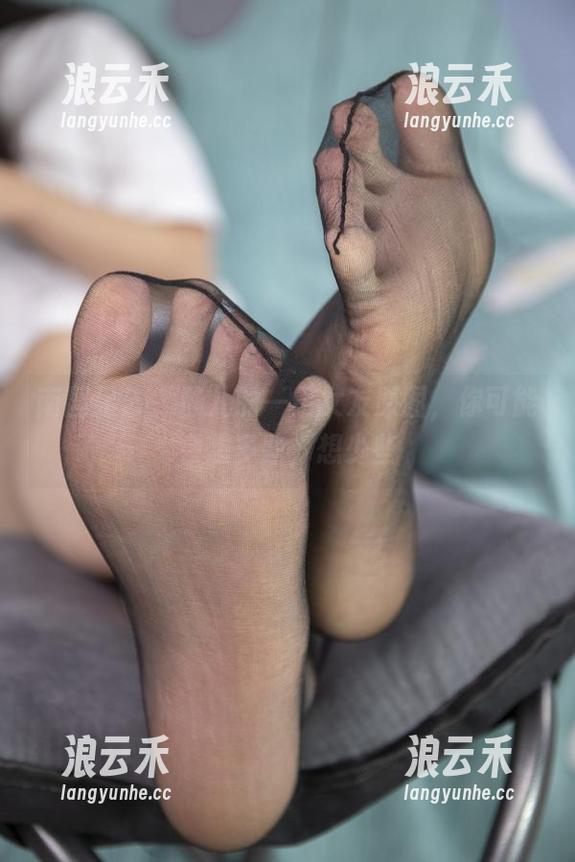 南国足艺-静儿 南国足艺 - 静儿的一组女友原图,你可能会想多些,想少些