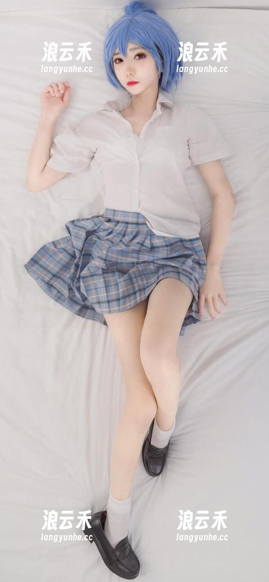 南桃Momoko 一看到南桃Momoko的蓝汉服定制,脑海里立即浮现出‘江湖侠女’的画面,想太多了?