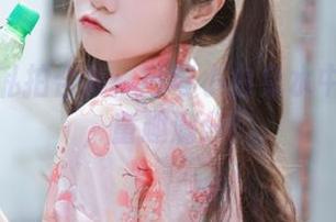 兔兔游泳私拍合集：可可小白兔水中随性玩乐，童趣满分！