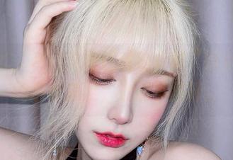 在这儿，在线资源居然是专属“啾小妍”的那双美足，沙雕不解释。