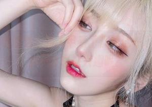 啾小妍眼镜图集，路人甲看了都想试一下…魏大勋会不会也感兴趣呢？