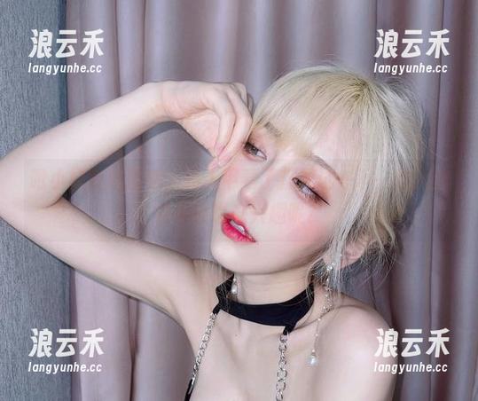 啾小妍眼镜图集，路人甲看了都想试一下…魏大勋会不会也感兴趣呢？