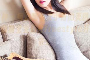 头条女神 – 每次翻看艾小青的美图，似乎都能听到狗宝宝们在freestyle开个演唱会。