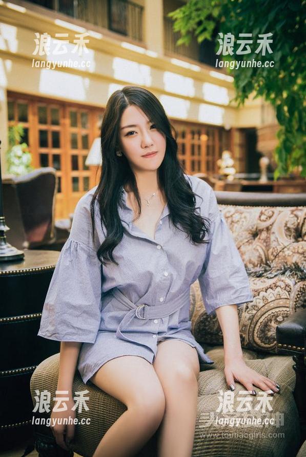 头条女神-艾小青 头条女神 - 又一波艾小青的妹妹最新图片,系带子的设计真有意思