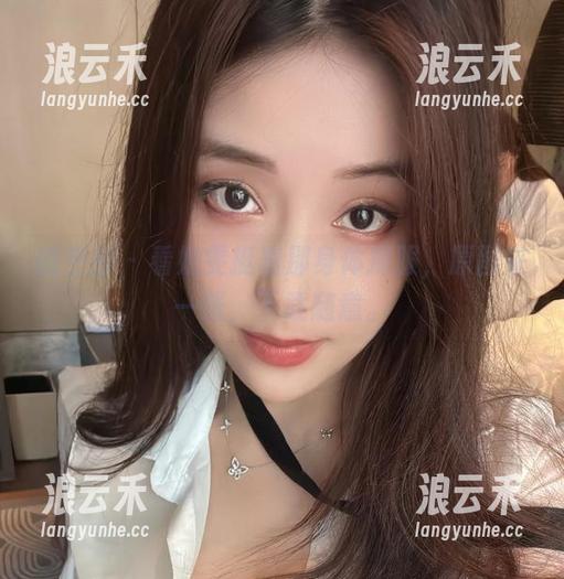 奶雯 微密圈 - 看奶雯挺着那身体操服,原图来一张,下载随意。