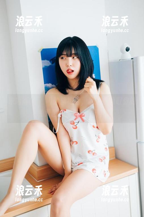 宋哈娜(송하나)的旗袍秀，赶紧来领取你的免费图集，脑洞大开！