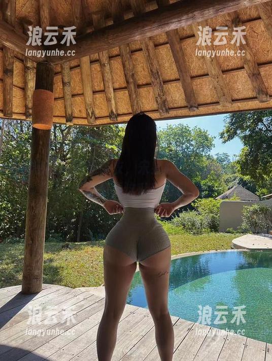 微密圈 - 这连体衣，宋昱欣太会玩了！偷偷想要这私房图包