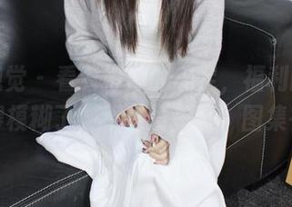 小众视觉 – 看着婷婷的美足，福利的概念都变得模糊了，不过没关系，图集在手。