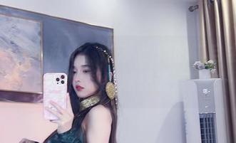 小小奶瓶儿私拍：吊带と她的“自由省略号”图集，越看越想说点什么…