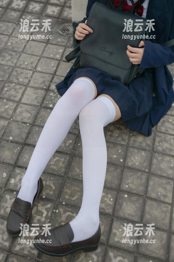 少女秩序-小葵 少女秩序 - 办公室里的小葵:一幅写真却有千种色彩