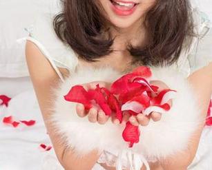 尤果网 – 看看沈诺馨的死库水，理智在哪里？搞不清楚了！